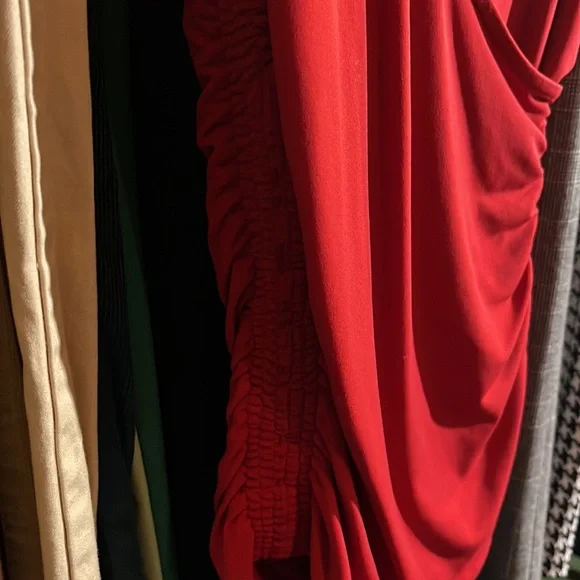 ✨Express Red ruched surplice tank top - Picture 4 of 6